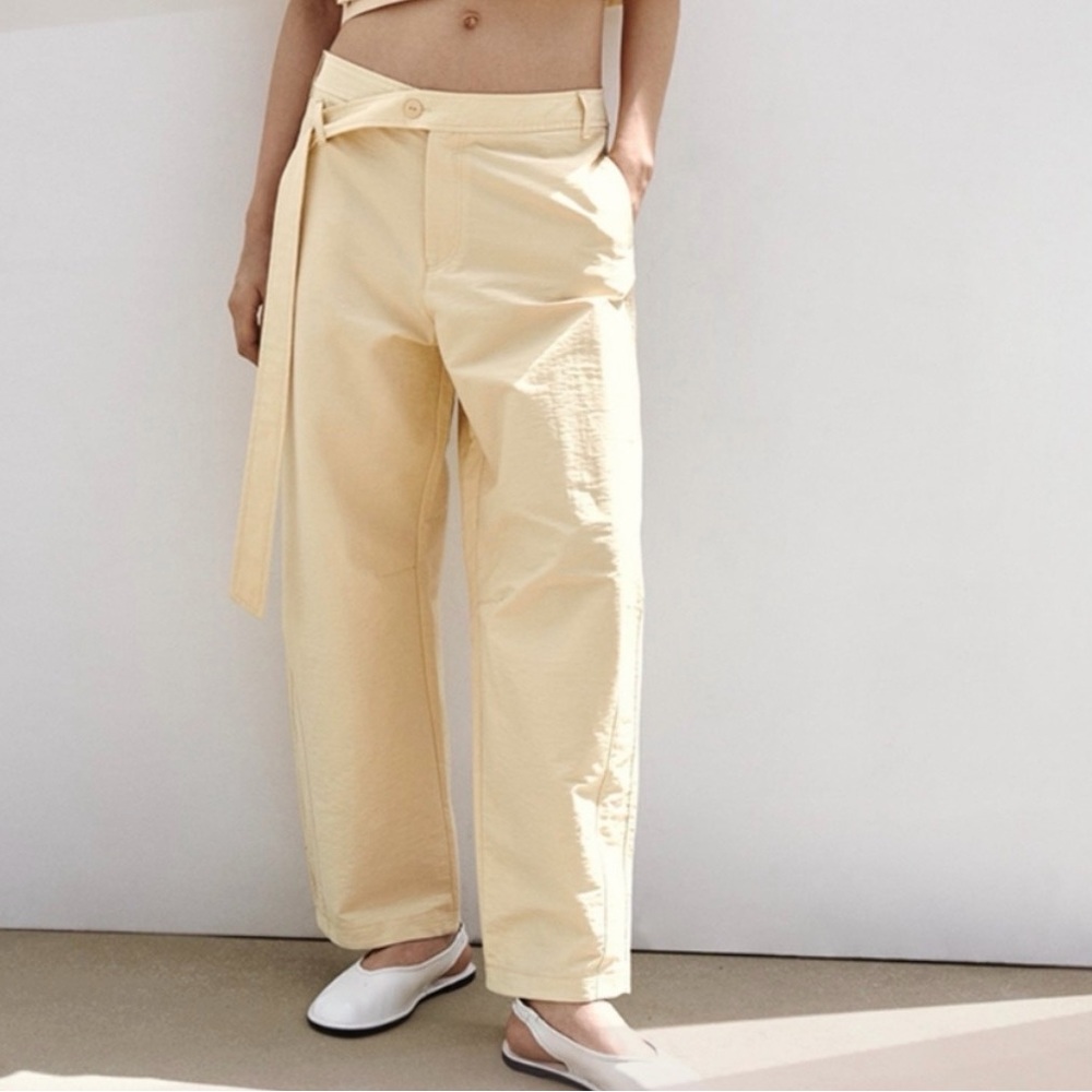 Zara barrel leg pants with asymmetric belt EUC
